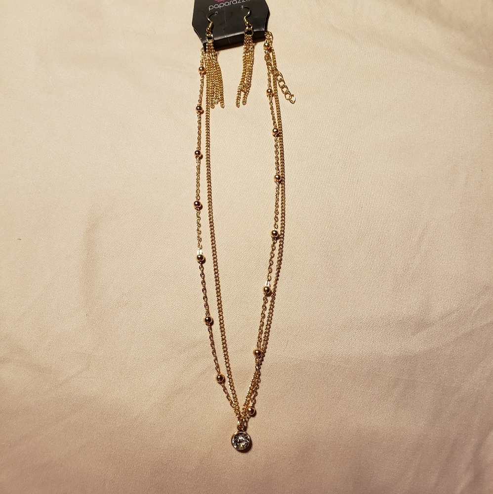 {Paparazzi} necklace and earring set